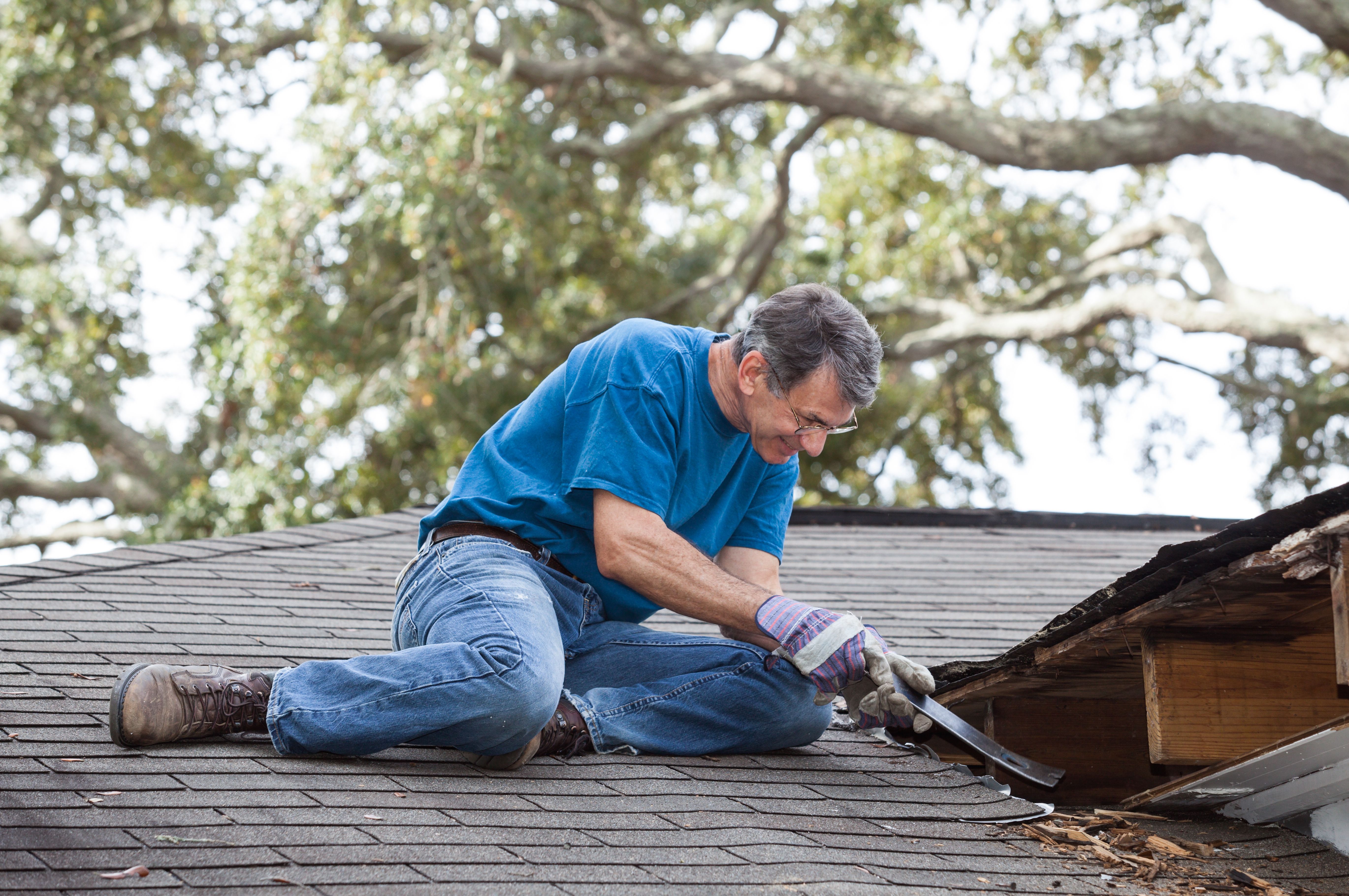 Roof repairman