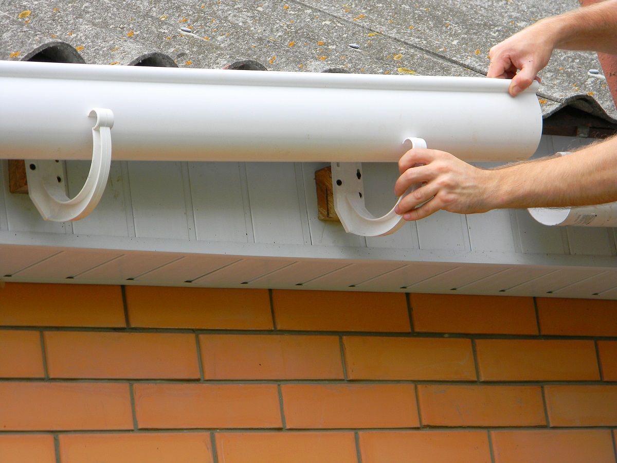 Piece of gutter